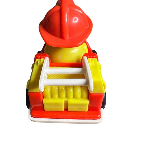 Ultra Rare Vintage 1992 Shelcore Toy Fire Rescue Truck W/ Fireman Combo Playset - Picture 4 of 9